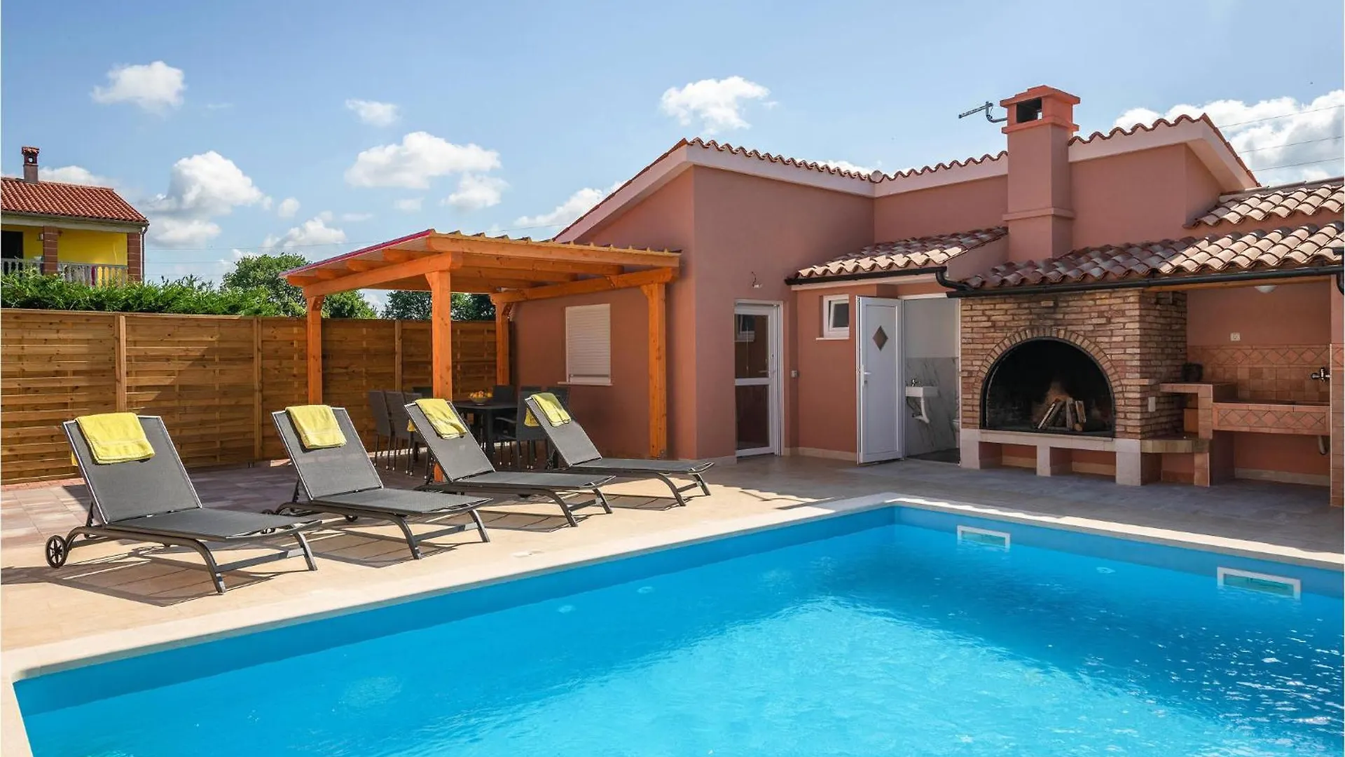 Stunning Home In Marcana With Wifi