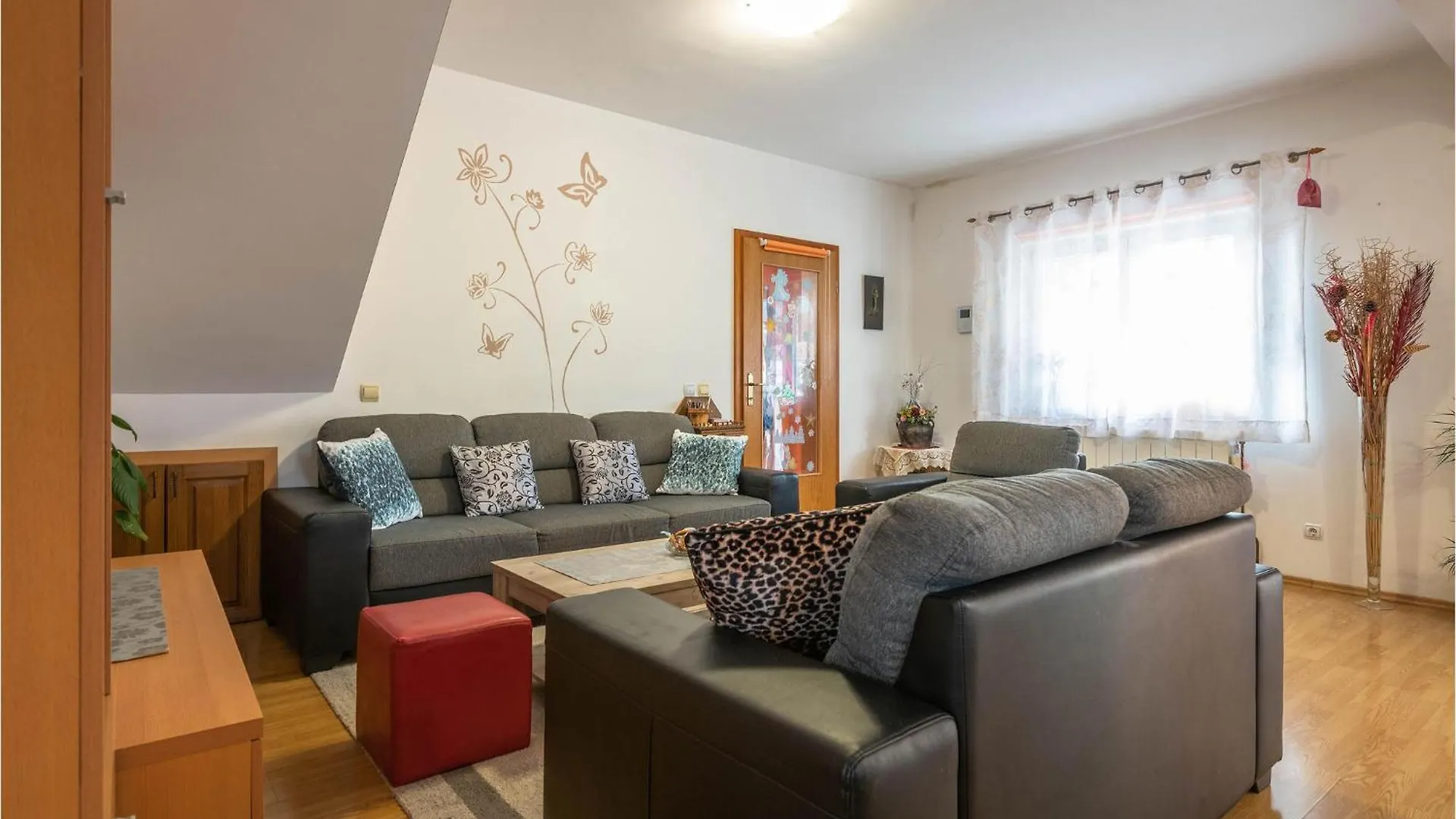 Stunning Home In Marcana With Wifi 0*,
